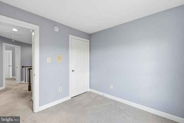 6323 BARCROFT MEWS DR, Falls Church, VA 22041