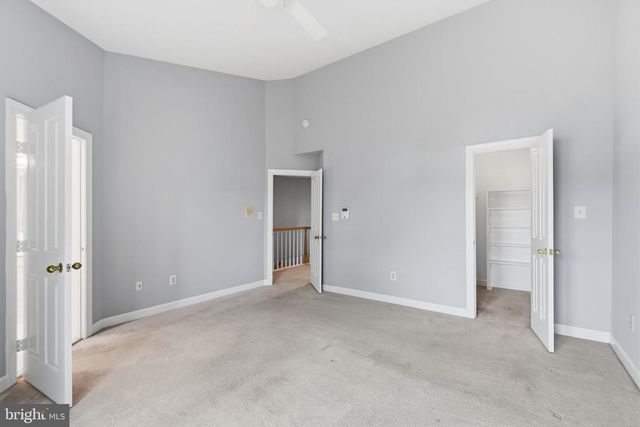 6323 BARCROFT MEWS DR, Falls Church, VA 22041