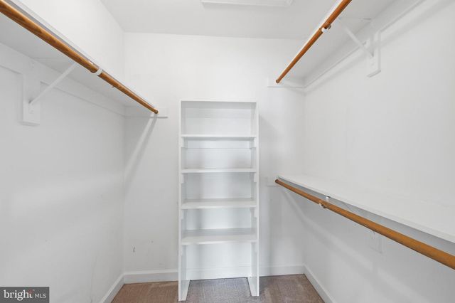 6323 BARCROFT MEWS DR, Falls Church, VA 22041
