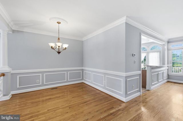 6323 BARCROFT MEWS DR, Falls Church, VA 22041