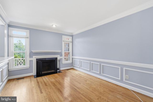 6323 BARCROFT MEWS DR, Falls Church, VA 22041