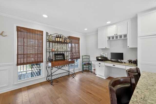 1086 Atherton Lane, Woodstock, GA 30189