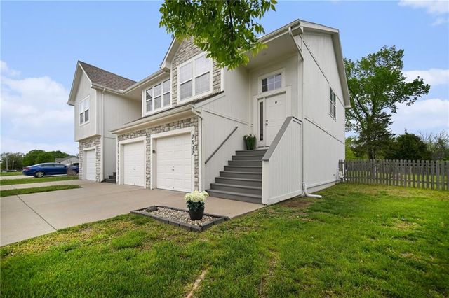 7537 McCoy Street, Shawnee, KS 66227