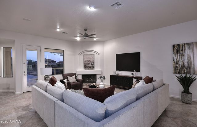 10679 E RAINTREE Drive, Scottsdale, AZ 85255