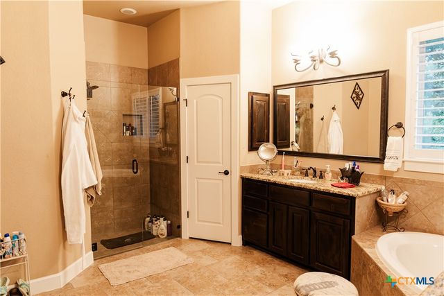 1105 Bella Risa Drive, Georgetown, TX 78633