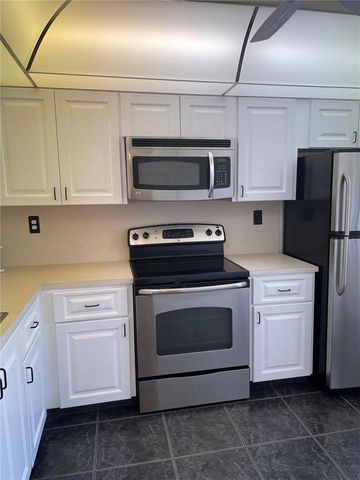 5532 LA PUERTA DEL SOL BOULEVARD 138, St Petersburg, FL 33715