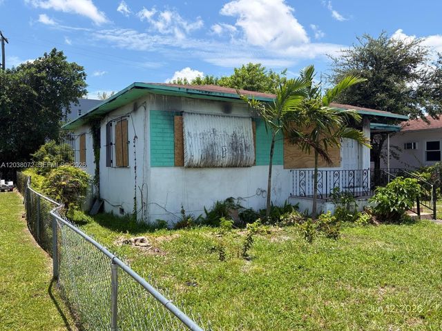 1810 NW 55th St, Miami, FL 33142