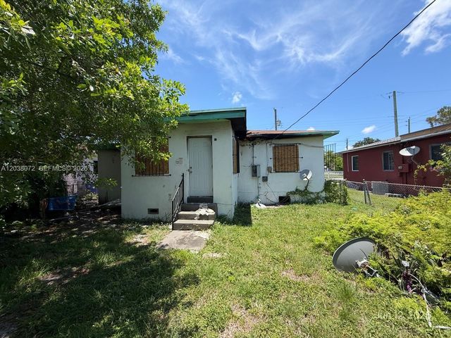 1810 NW 55th St, Miami, FL 33142