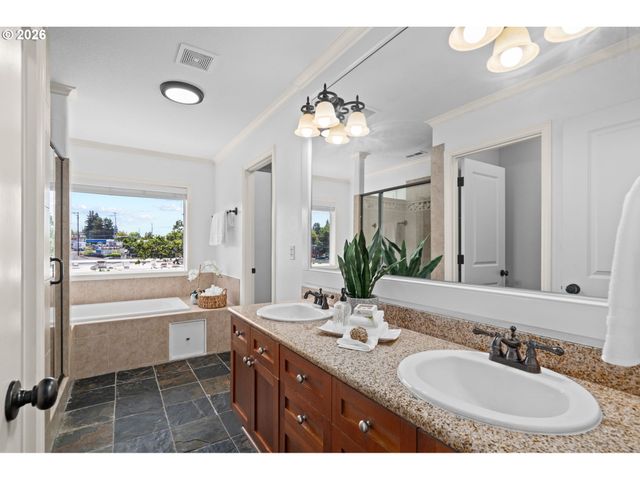 10290 Sw HOMESTEAD Ln, Beaverton, OR 97008