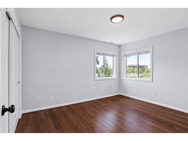 10290 Sw HOMESTEAD Ln, Beaverton, OR 97008