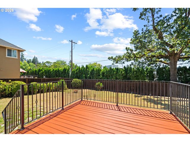 10290 Sw HOMESTEAD Ln, Beaverton, OR 97008