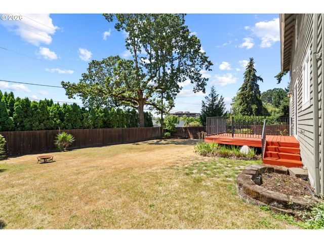 10290 Sw HOMESTEAD Ln, Beaverton, OR 97008