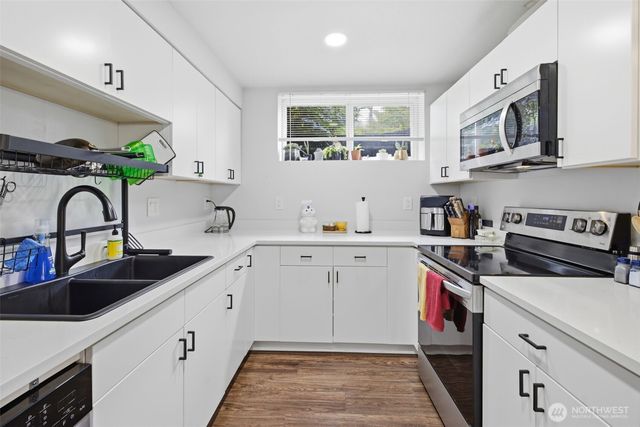 11331 E Riverside Drive, Bothell, WA 98011