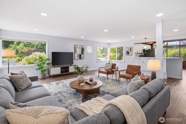 11331 E Riverside Drive, Bothell, WA 98011