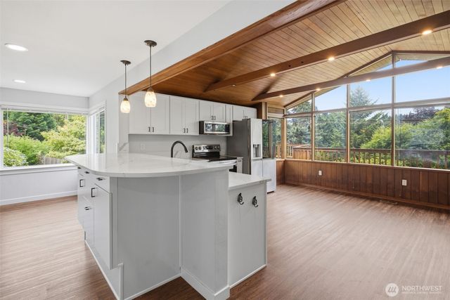 11331 E Riverside Drive, Bothell, WA 98011