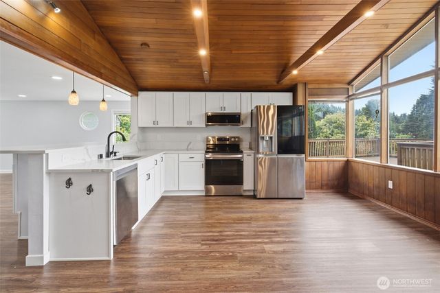 11331 E Riverside Drive, Bothell, WA 98011