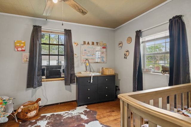 911 W 8th Street, Bonham, TX 75418