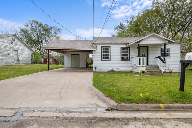 911 W 8th Street, Bonham, TX 75418
