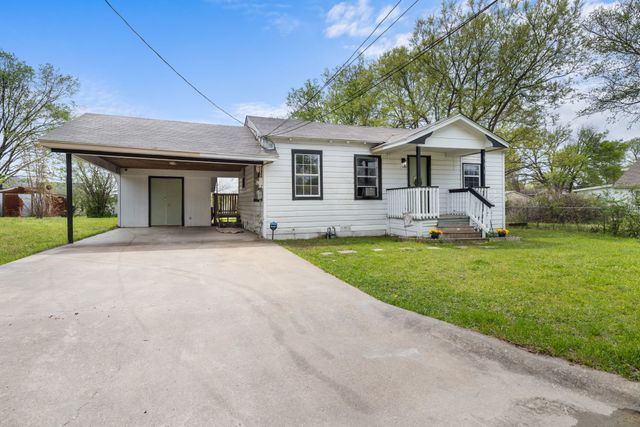 911 W 8th Street, Bonham, TX 75418