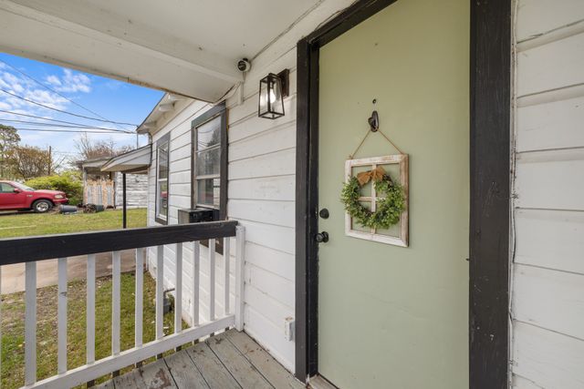911 W 8th Street, Bonham, TX 75418