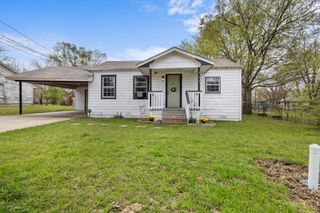 911 W 8th Street, Bonham, TX 75418