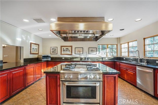 23777 Mulholland Hwy Spc 172, Calabasas, CA 91302