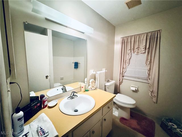 359 Quarry Lane Drive SW, Howland, OH 44483