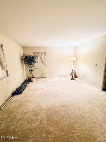 359 Quarry Lane Drive SW, Howland, OH 44483