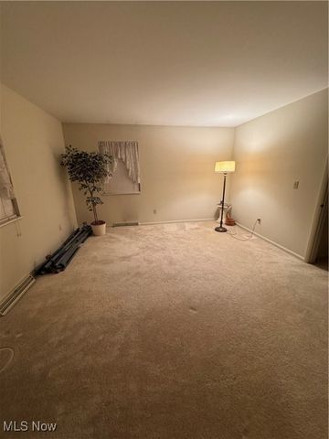 359 Quarry Lane Drive SW, Howland, OH 44483