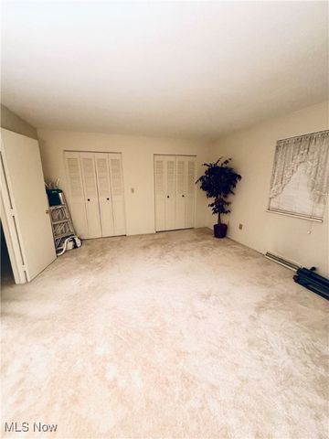 359 Quarry Lane Drive SW, Howland, OH 44483