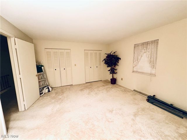 359 Quarry Lane Drive SW, Howland, OH 44483