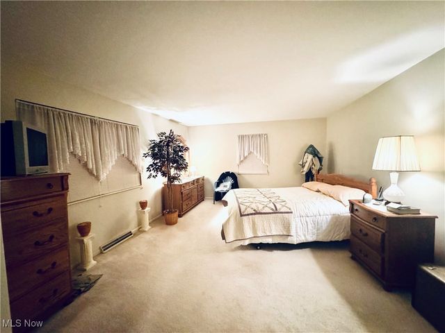 359 Quarry Lane Drive SW, Howland, OH 44483