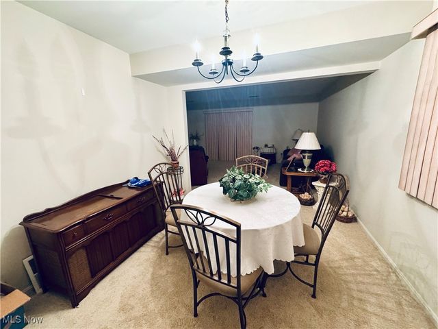 359 Quarry Lane Drive SW, Howland, OH 44483