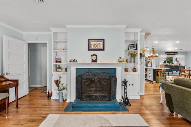 2200 Gregory Lane, Waco, TX 76708
