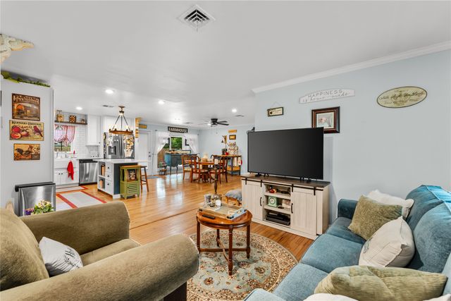 2200 Gregory Lane, Waco, TX 76708
