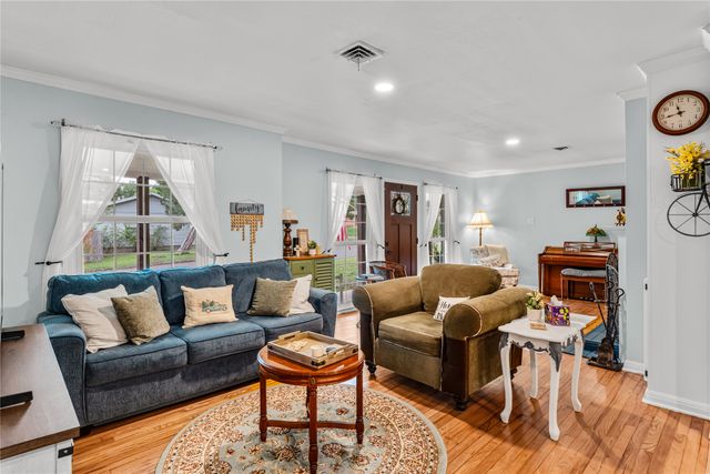 2200 Gregory Lane, Waco, TX 76708