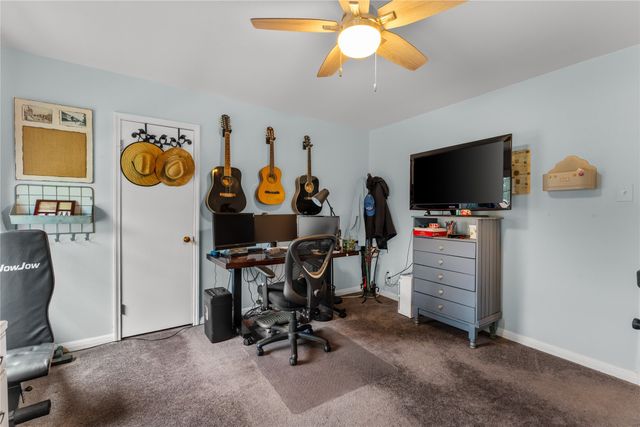 2200 Gregory Lane, Waco, TX 76708