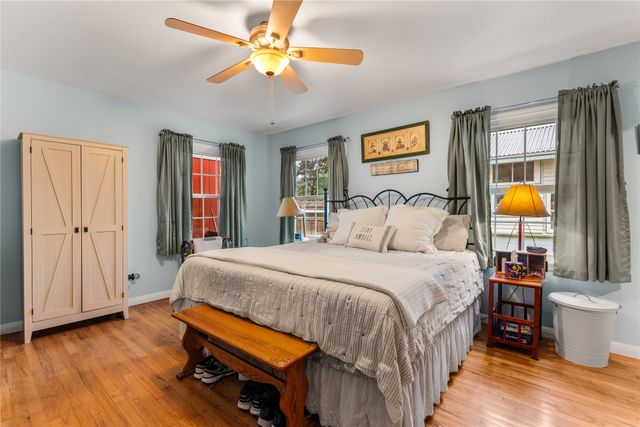 2200 Gregory Lane, Waco, TX 76708
