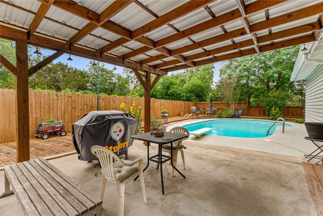 2200 Gregory Lane, Waco, TX 76708