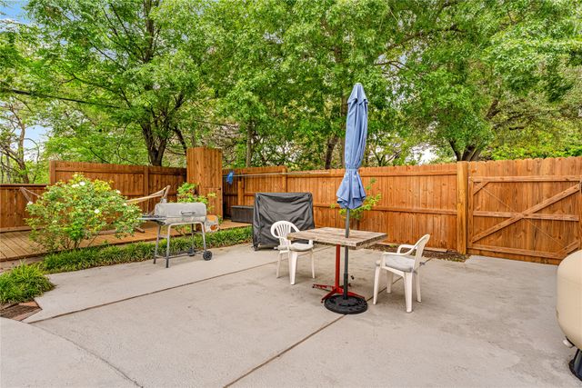 2200 Gregory Lane, Waco, TX 76708