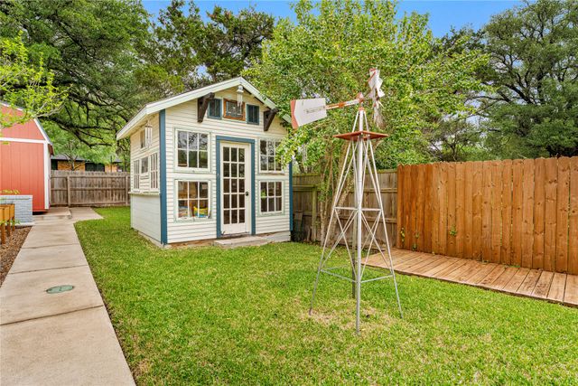 2200 Gregory Lane, Waco, TX 76708