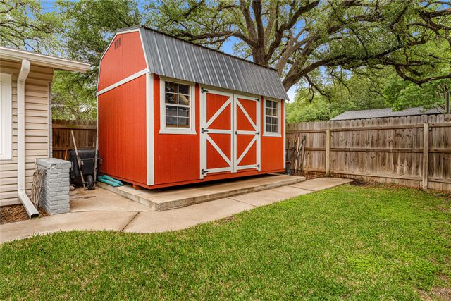 2200 Gregory Lane, Waco, TX 76708