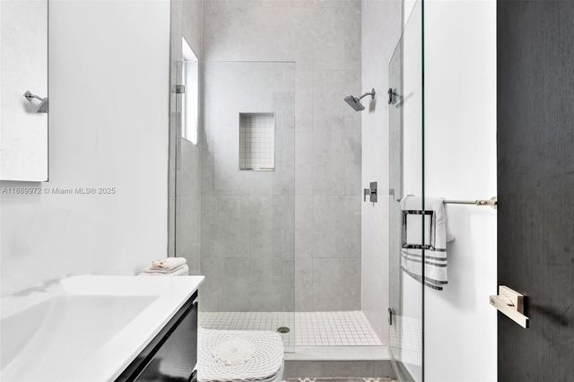 3447 NW 84th Ave, Doral, FL 33122