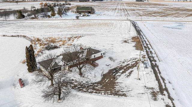 W8662 LONE ELM ROAD, Van Dyne, WI 54979
