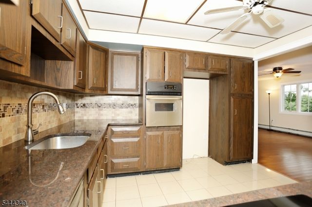 13 Mountain Glen Rd, Ringwood Boro, NJ 07456