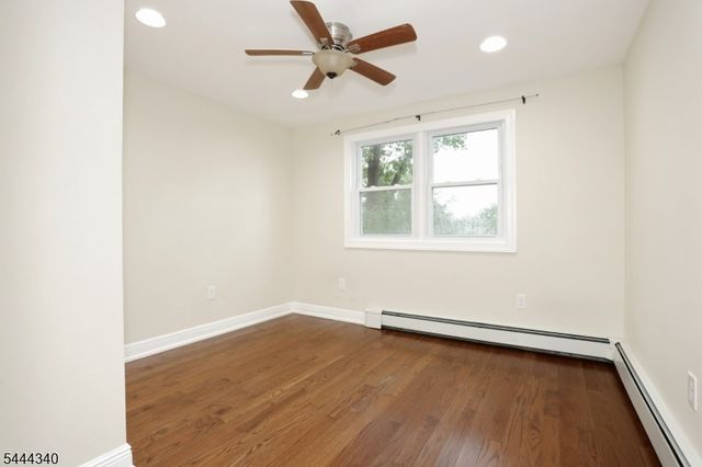 13 Mountain Glen Rd, Ringwood Boro, NJ 07456