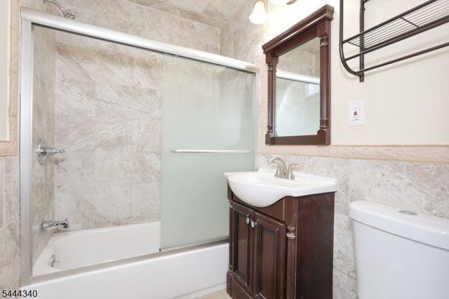 13 Mountain Glen Rd, Ringwood Boro, NJ 07456