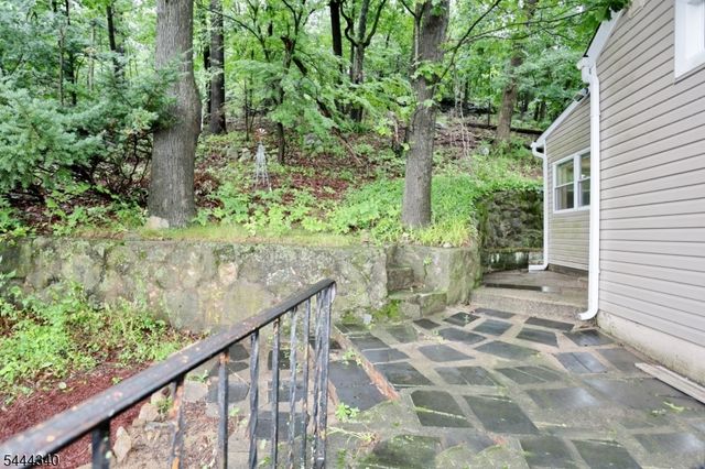 13 Mountain Glen Rd, Ringwood Boro, NJ 07456