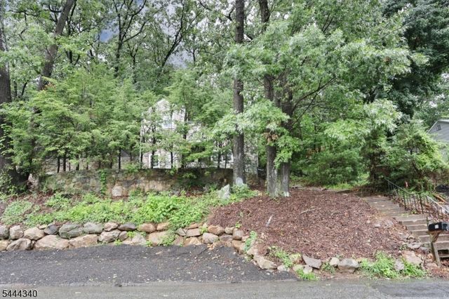 13 Mountain Glen Rd, Ringwood Boro, NJ 07456