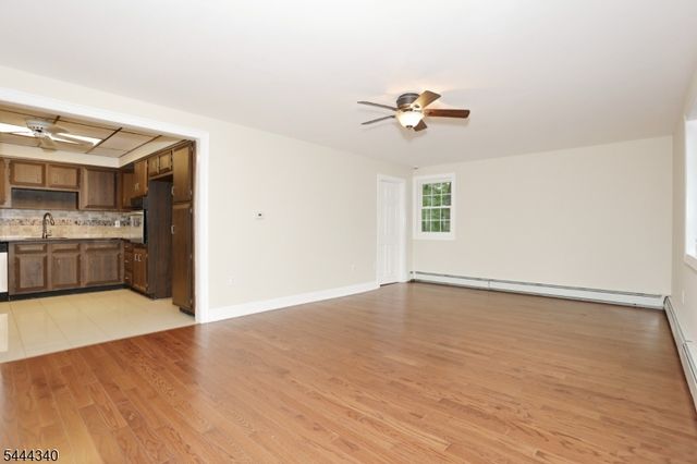 13 Mountain Glen Rd, Ringwood Boro, NJ 07456
